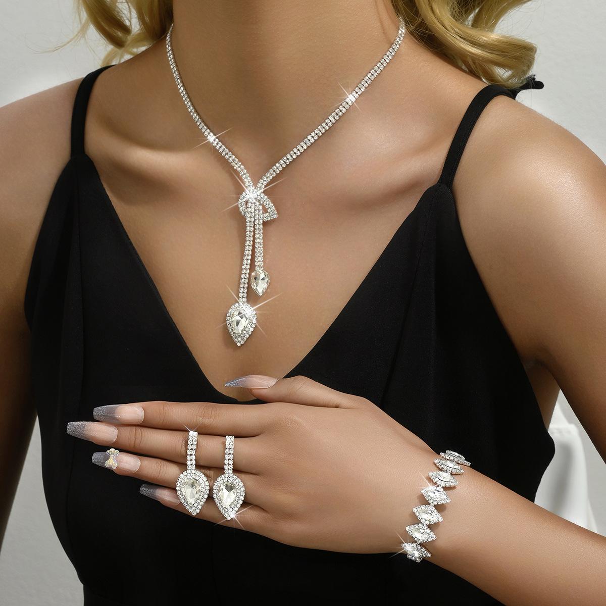 Jewelry Claw Chain Rhinestone Crystal Drop Necklace Earrings Fashion Bridal Wedding
Jewelry Claw Chain Rhinestone Crystal Drop Necklace Earrings Fashion Bridal Wedding