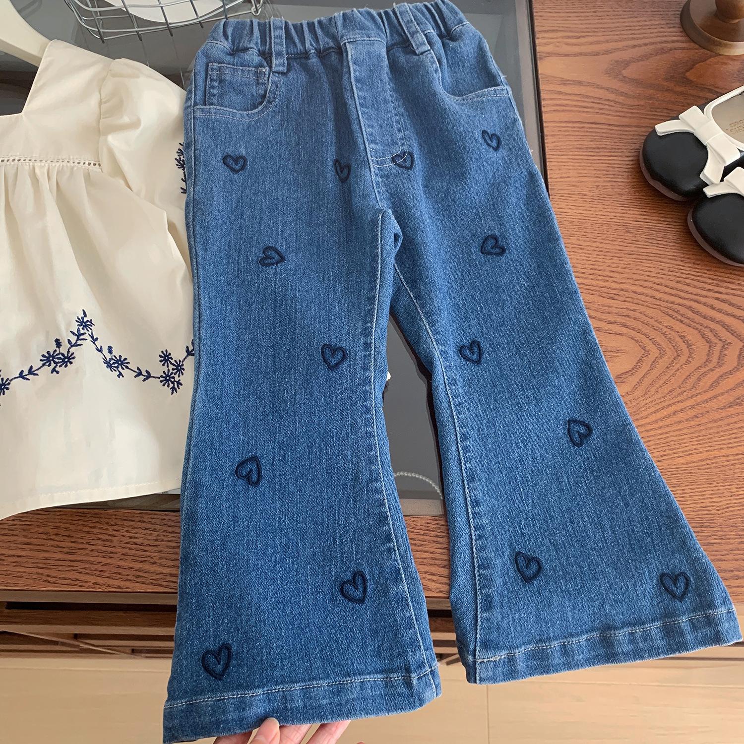 Children s Heart Embroidery Full Printed Casual Flared Pants Blue Girls Sports Jeans 140
Children s Heart Embroidery Full Printed Casual Flared Pants Blue Girls Sports Jeans 140