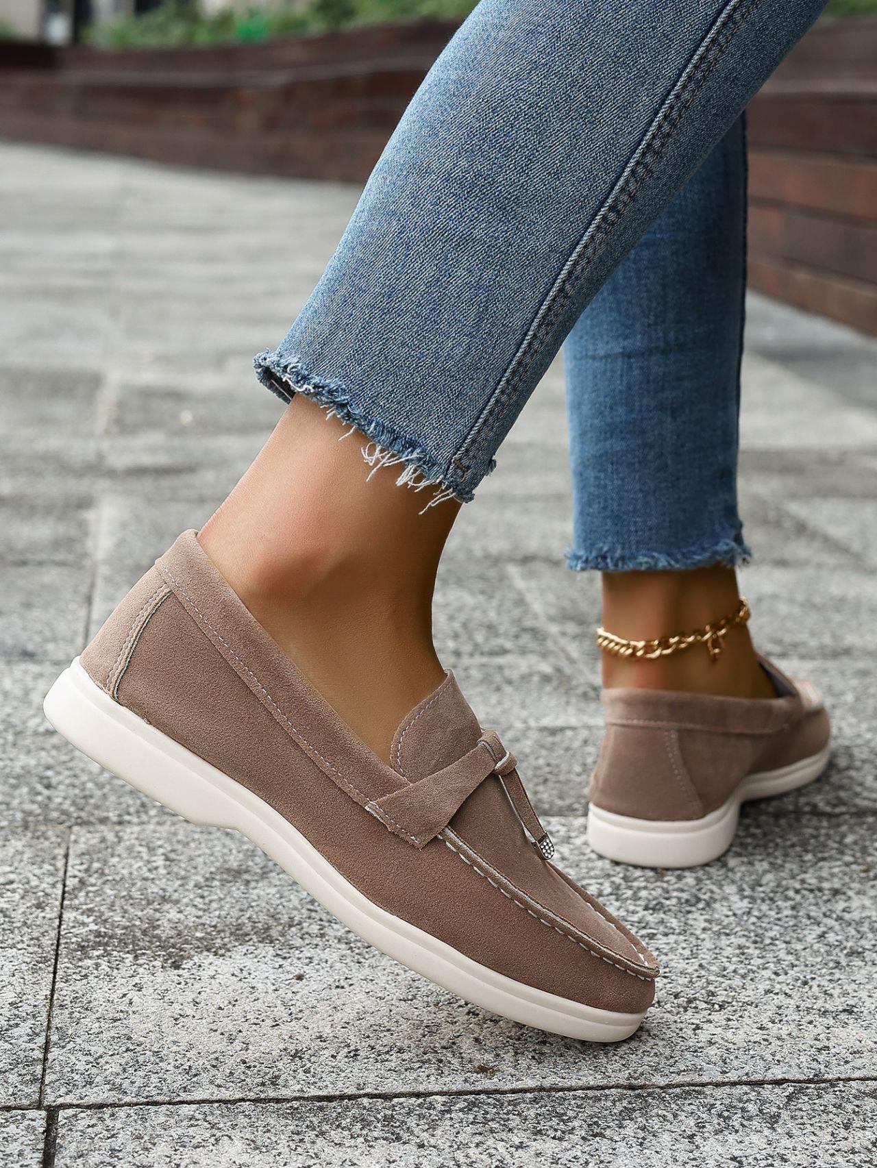 Осенние туфли на низком каблуке большого размера в повседневном стиле, женские с кисточками, ленивые на одной педали 42 абрикосовый
Осенние туфли на низком каблуке большого размера в повседневном стиле, женские с кисточками, ленивые на одной педали 42 абрикосовый