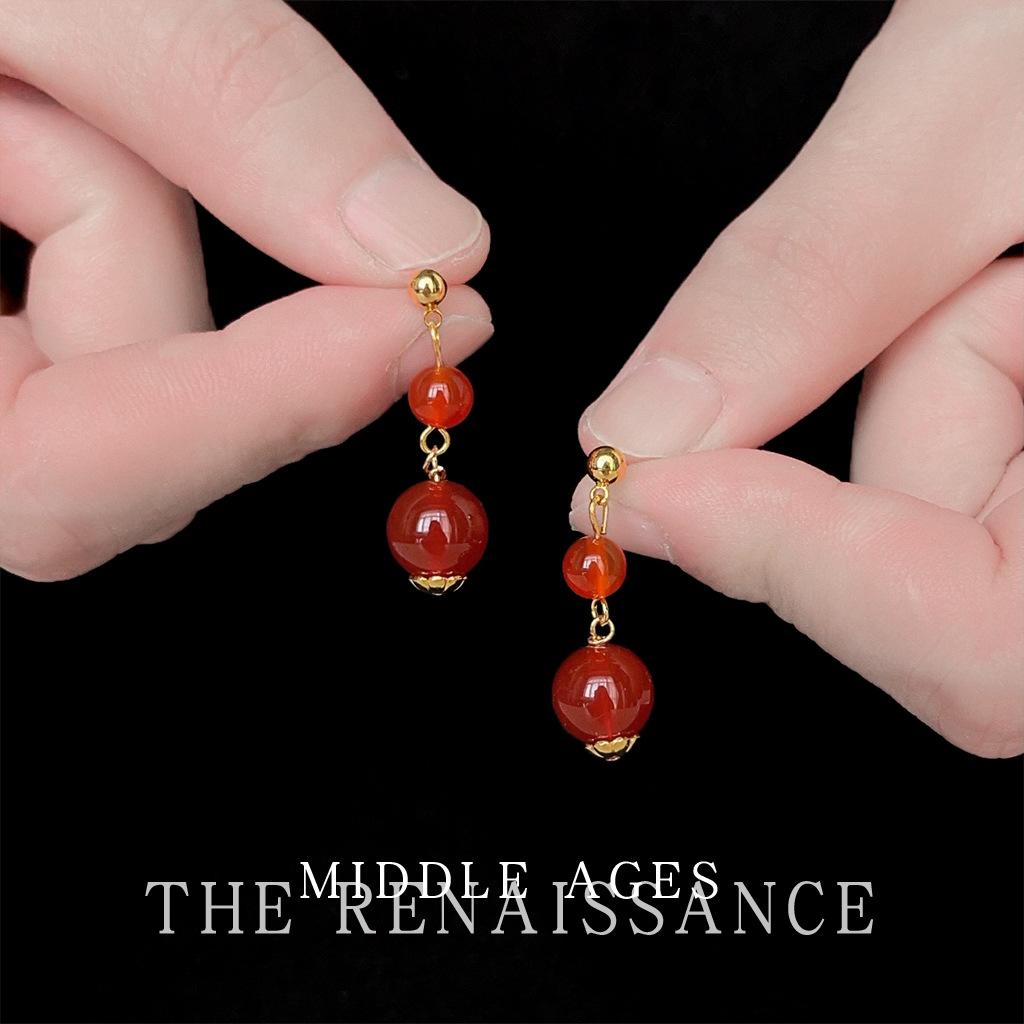 Легкі середньовічні натуральний камінь агат білі сережки ретро червоні сережки-гвоздики сережки для темпераменту
Легкі середньовічні натуральний камінь агат білі сережки ретро червоні сережки-гвоздики сережки для темпераменту