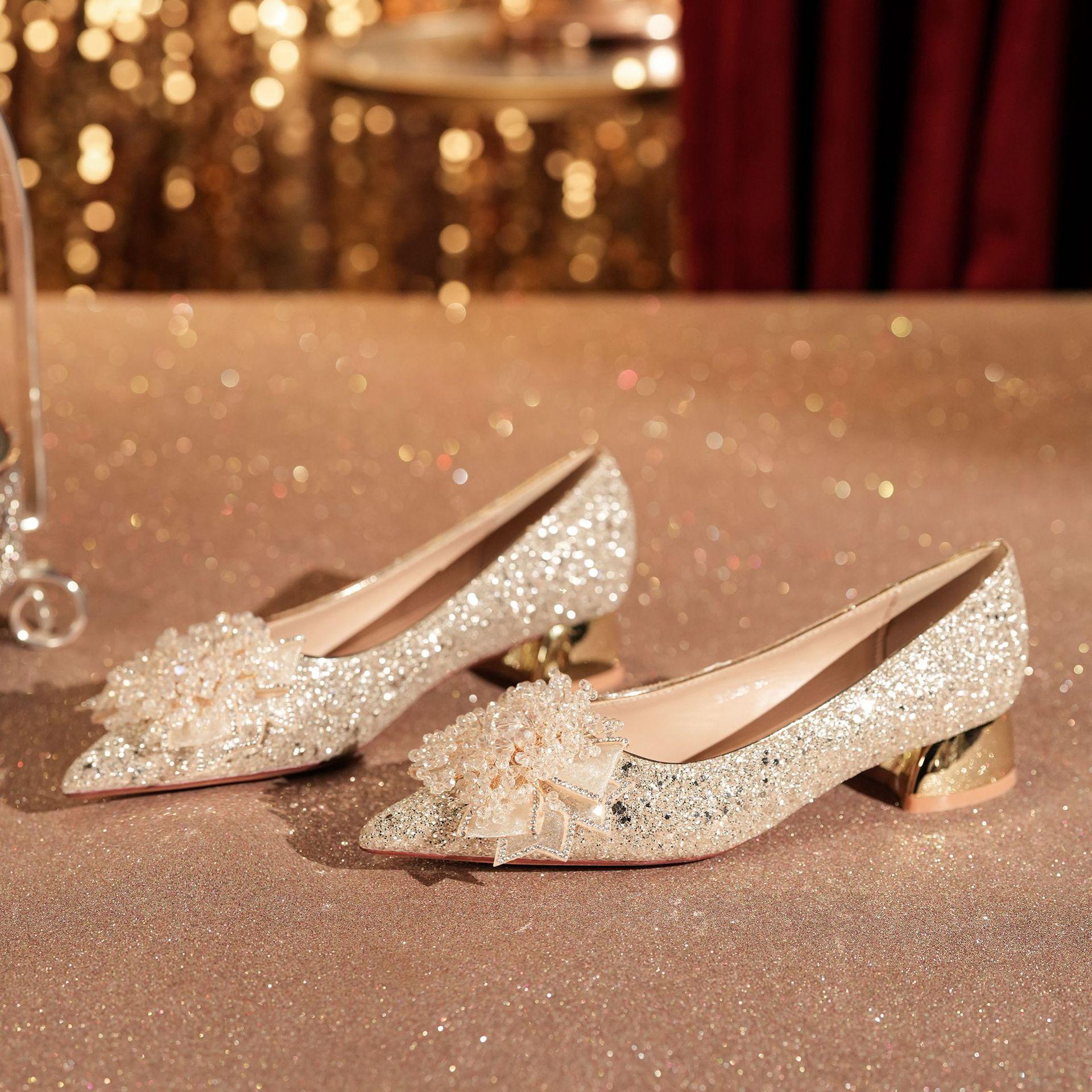 D-sequined crystal applique rhinestone wedding shoes banquet dress comfortable luxury temperament commuter professional shoes 40 срібний
D-sequined crystal applique rhinestone wedding shoes banquet dress comfortable luxury temperament commuter professional shoes 40 срібний
