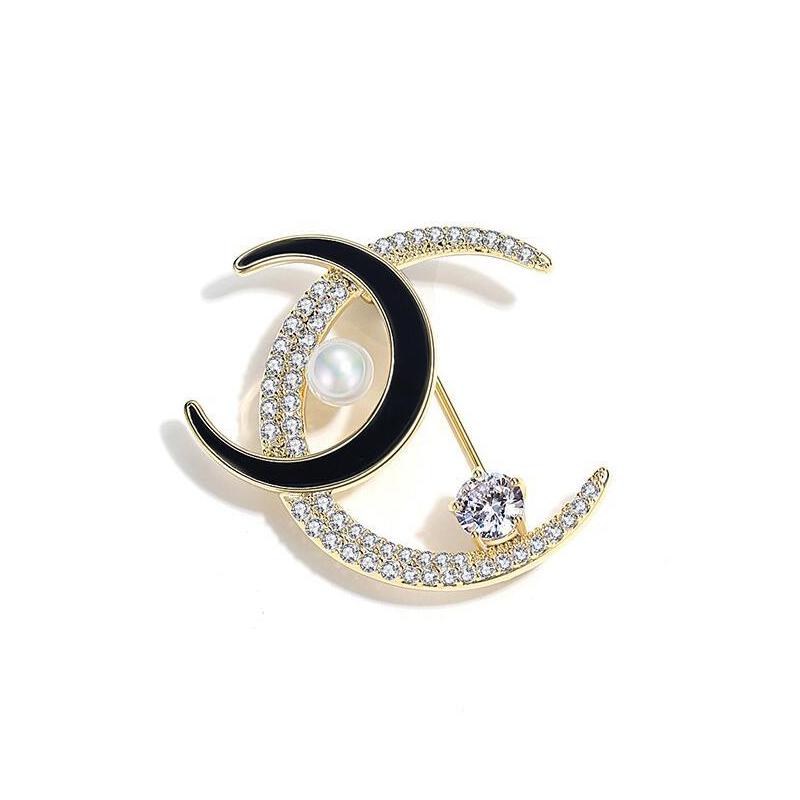 Броши с двойной луной из искусственного жемчуга и циркона для женщин, роскошная эмалированная брошь из сплава полного циркона, булавки, ювелирные изделия золотой
Броши с двойной луной из искусственного жемчуга и циркона для женщин, роскошная эмалированная брошь из сплава полного циркона, булавки, ювелирные изделия золотой