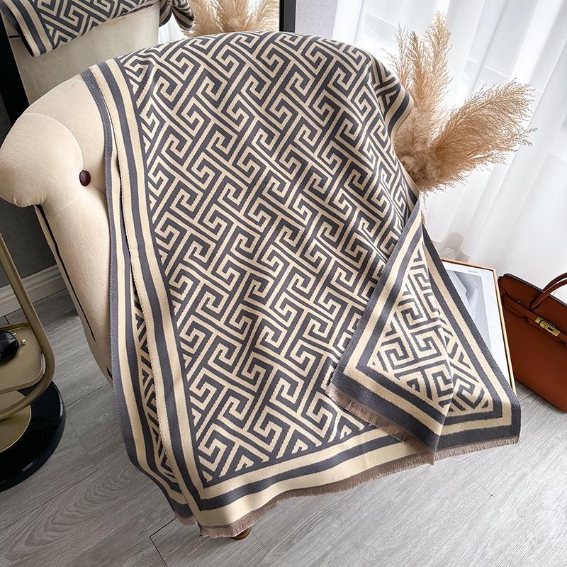 Зимний новый женский роскошный брендовый кашемировый шарф толстый теплый шаль шарф клетчатый жаккардовый мягкий женский платок Bufanda шаль шарф
Зимний новый женский роскошный брендовый кашемировый шарф толстый теплый шаль шарф клетчатый жаккардовый мягкий женский платок Bufanda шаль шарф