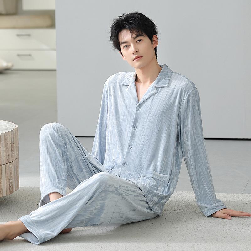 Golden velvet couple pajamas autumn and winter men s and women s new velvet warm thin velvet long-sleeved loungewear set XXXL
Golden velvet couple pajamas autumn and winter men s and women s new velvet warm thin velvet long-sleeved loungewear set XXXL