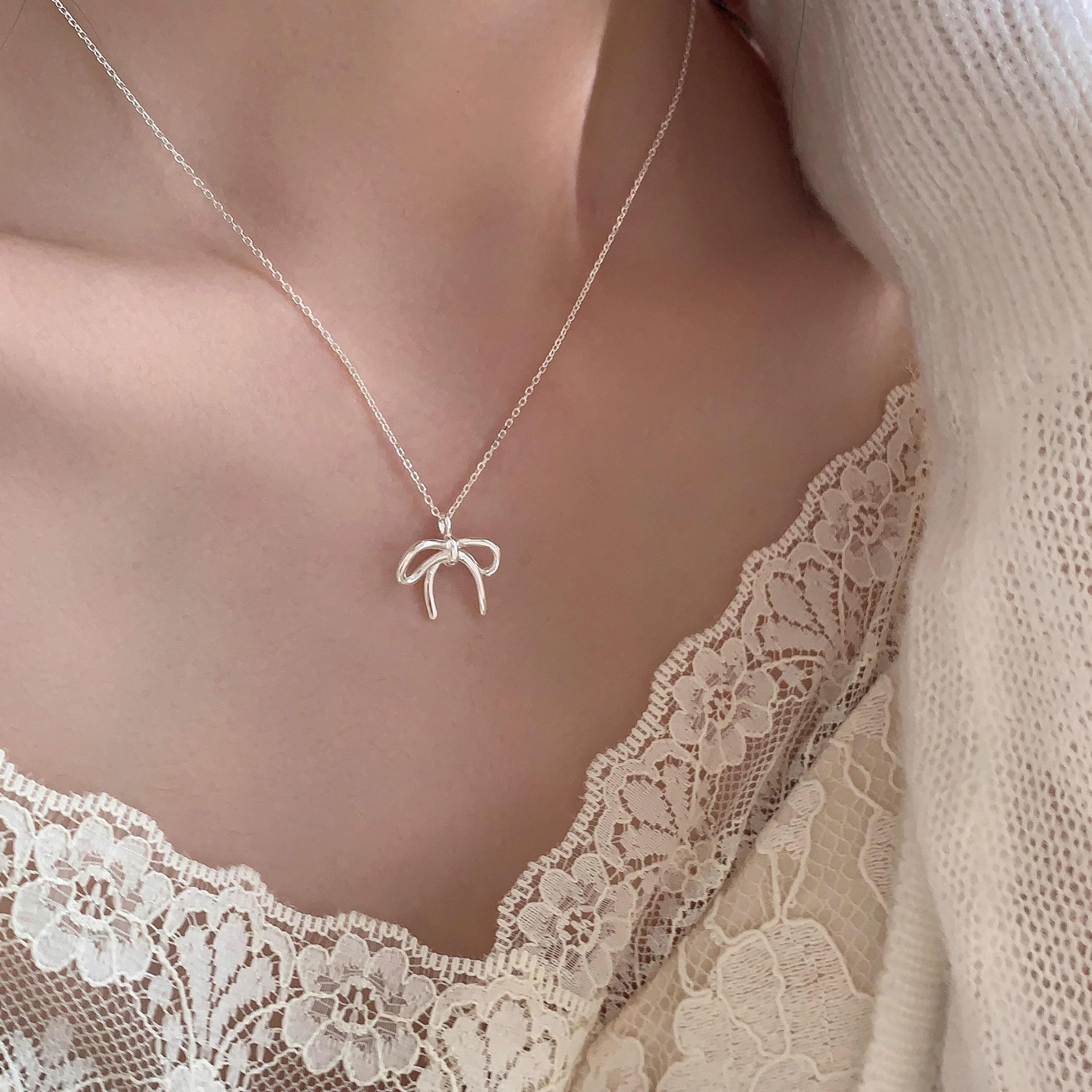 Silver Color Geometry Butterfly Tie Bow Pendant Necklaces for Women Fashion Jewelry Light Luxury Minimalist Accessories
Silver Color Geometry Butterfly Tie Bow Pendant Necklaces for Women Fashion Jewelry Light Luxury Minimalist Accessories