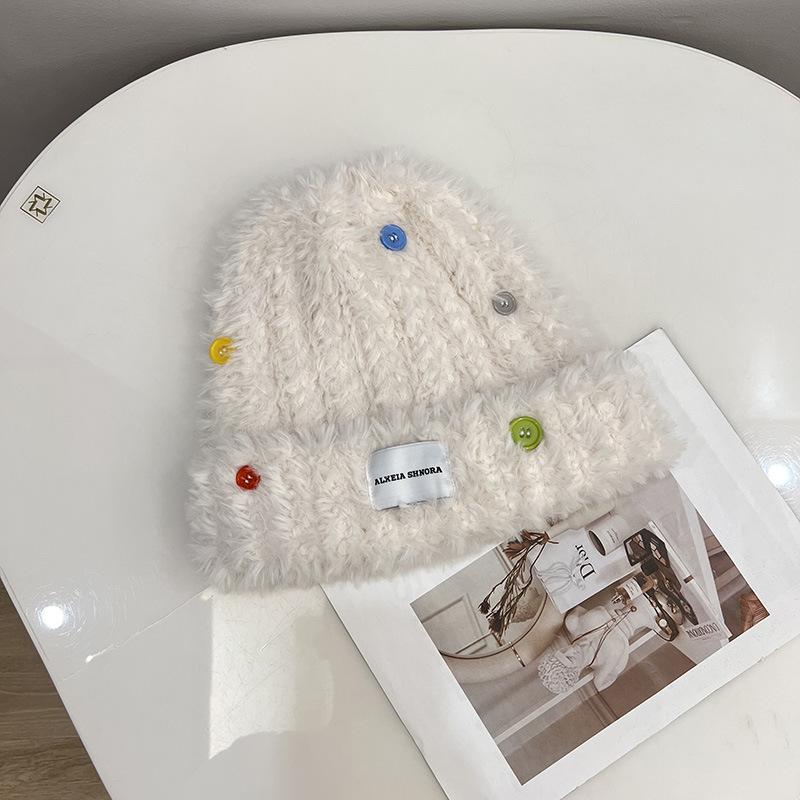 White Dew loose version button decoration plush pullover hat women s winter warm face small knitted cold hat Average size 55-60CM белый
White Dew loose version button decoration plush pullover hat women s winter warm face small knitted cold hat Average size 55-60CM белый