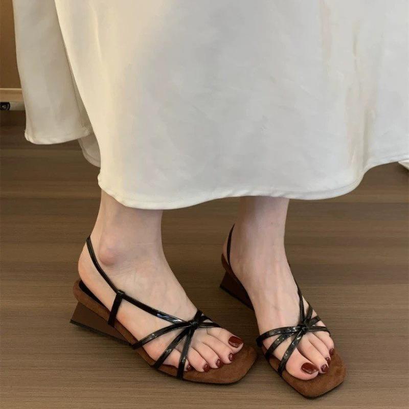 New Style Luxury Designer Summer Women Sandals Fashion Open Toe Party Dress Pumps Ladies Outdoor Comfort Sandals Zapatos Mujer 40 чорний
New Style Luxury Designer Summer Women Sandals Fashion Open Toe Party Dress Pumps Ladies Outdoor Comfort Sandals Zapatos Mujer 40 чорний