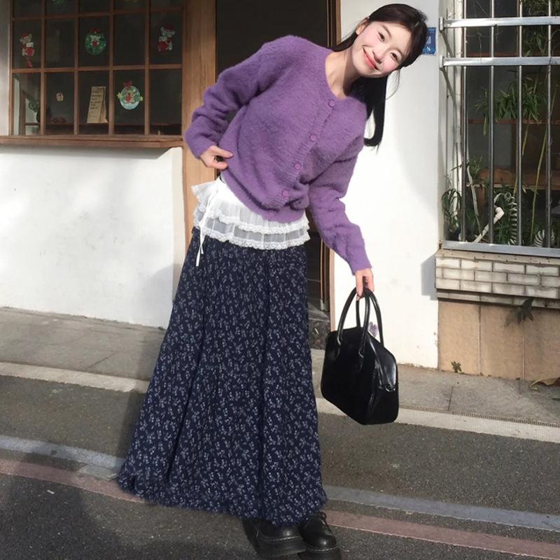 Purple Floral Skirt for Women In Spring and Autumn New Style Small High-waisted A-line Long Skirt with Sweater Skirt XL темно-синього кольору
Purple Floral Skirt for Women In Spring and Autumn New Style Small High-waisted A-line Long Skirt with Sweater Skirt XL темно-синього кольору