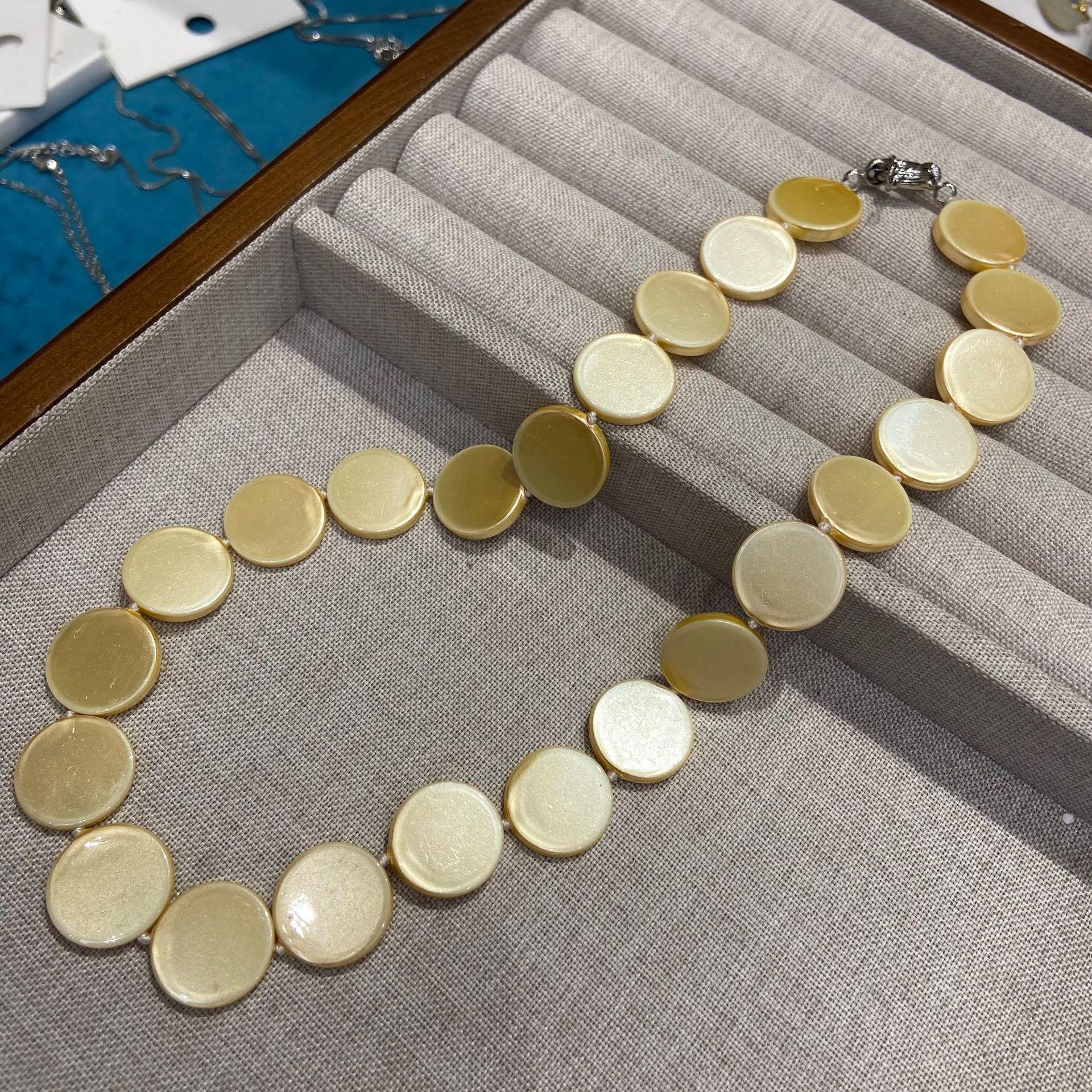 Simple Niche Diameter 18 Natural Shell Disc Necklace Women, Vacation Beach Wind Versatile Collarbone Chain Accessories
Simple Niche Diameter 18 Natural Shell Disc Necklace Women, Vacation Beach Wind Versatile Collarbone Chain Accessories