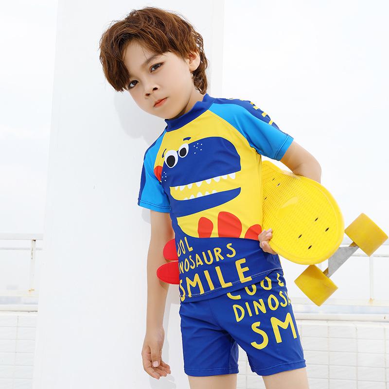 Новый летний комплект из трех предметов купальник с динозаврами для мальчиков Extra Large
Новый летний комплект из трех предметов купальник с динозаврами для мальчиков Extra Large