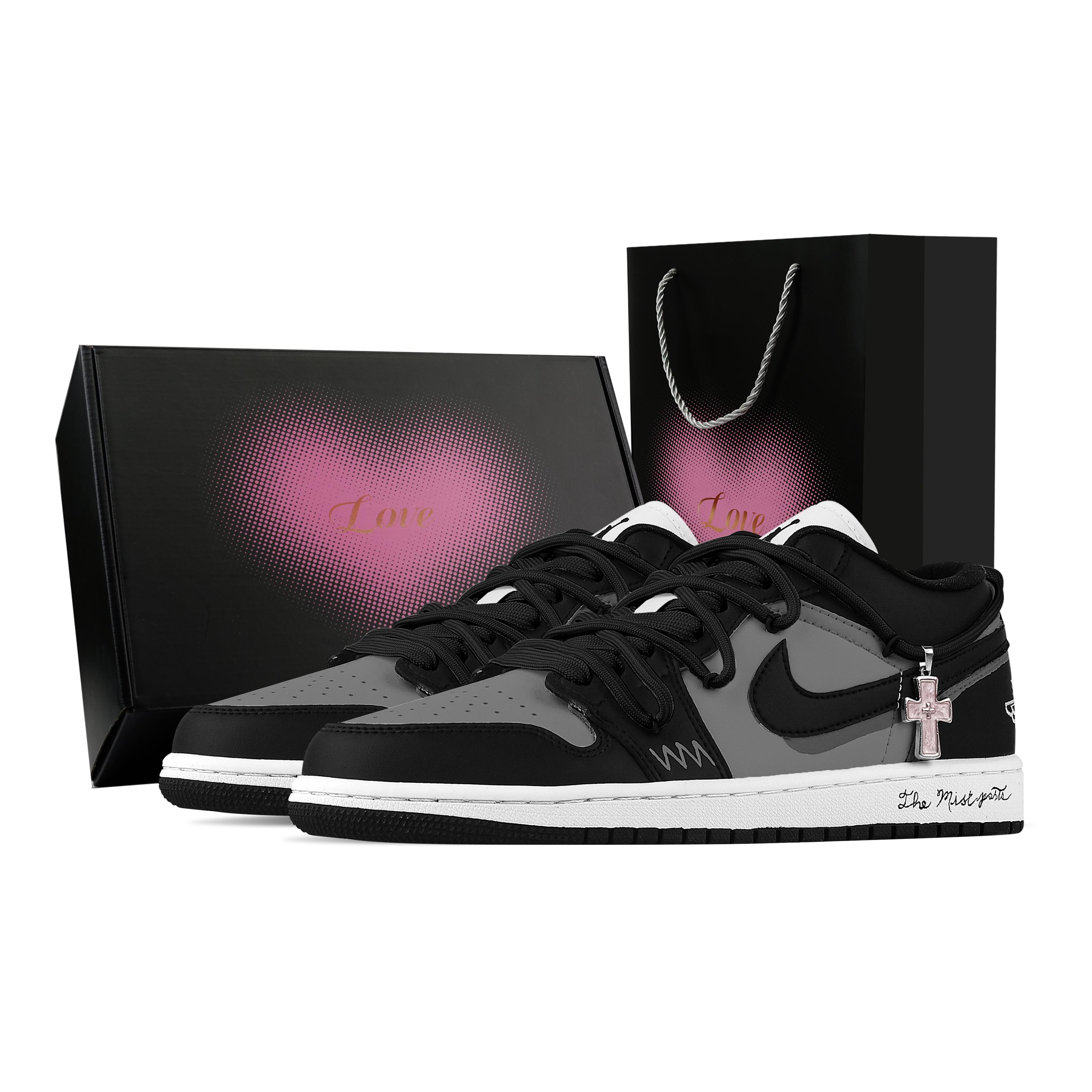 Jordan Air Jordan 1 Black Warrior, Heart Box Low top Vintage Basketball Shoes Women s Black White Gray DC0774-101(Team773--) 37.5
Jordan Air Jordan 1 Black Warrior, Heart Box Low top Vintage Basketball Shoes Women s Black White Gray DC0774-101(Team773--) 37.5