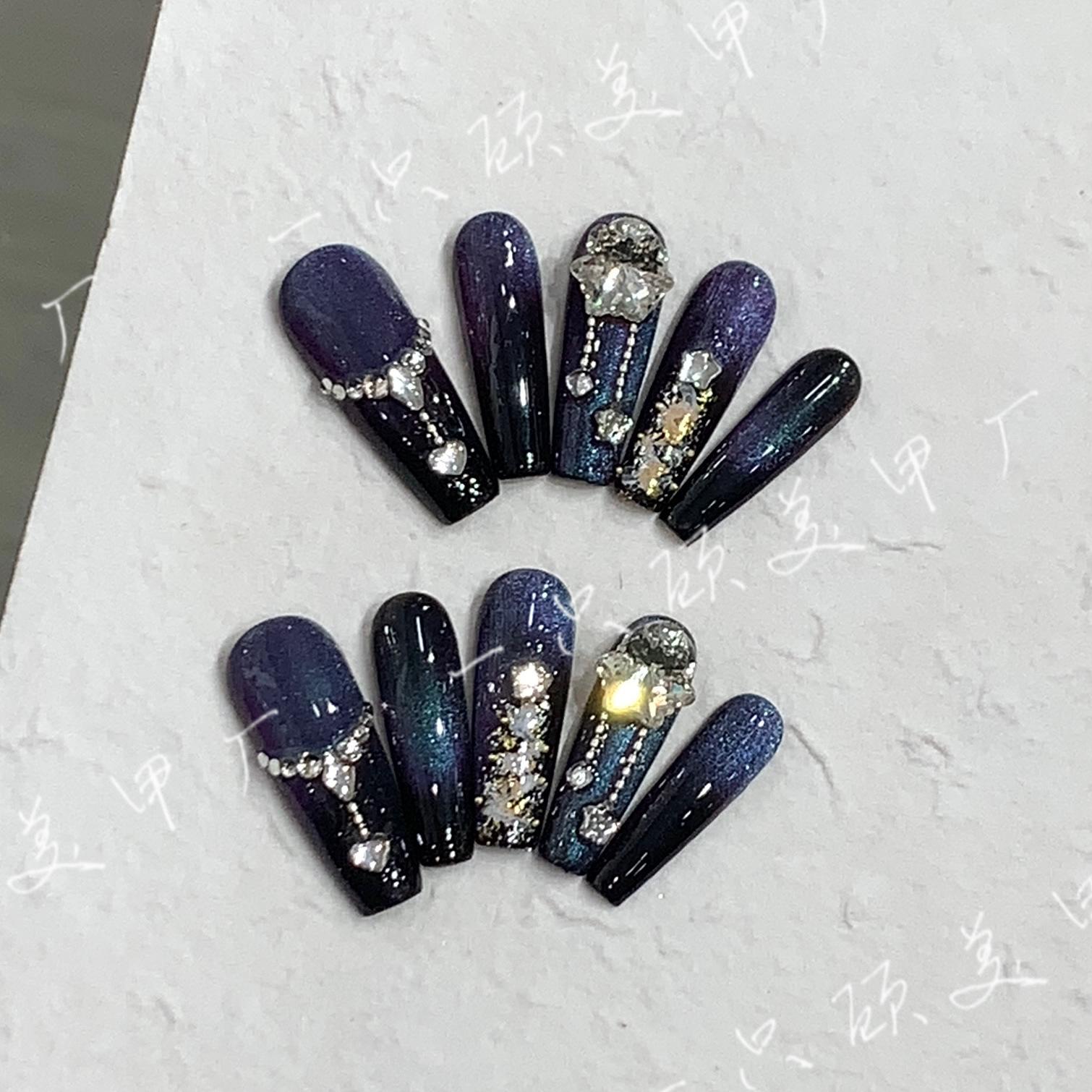 Blue, Green and Purple Three-color Gradient Cat Eyes Hand-painted Christmas Confession S
Blue, Green and Purple Three-color Gradient Cat Eyes Hand-painted Christmas Confession S