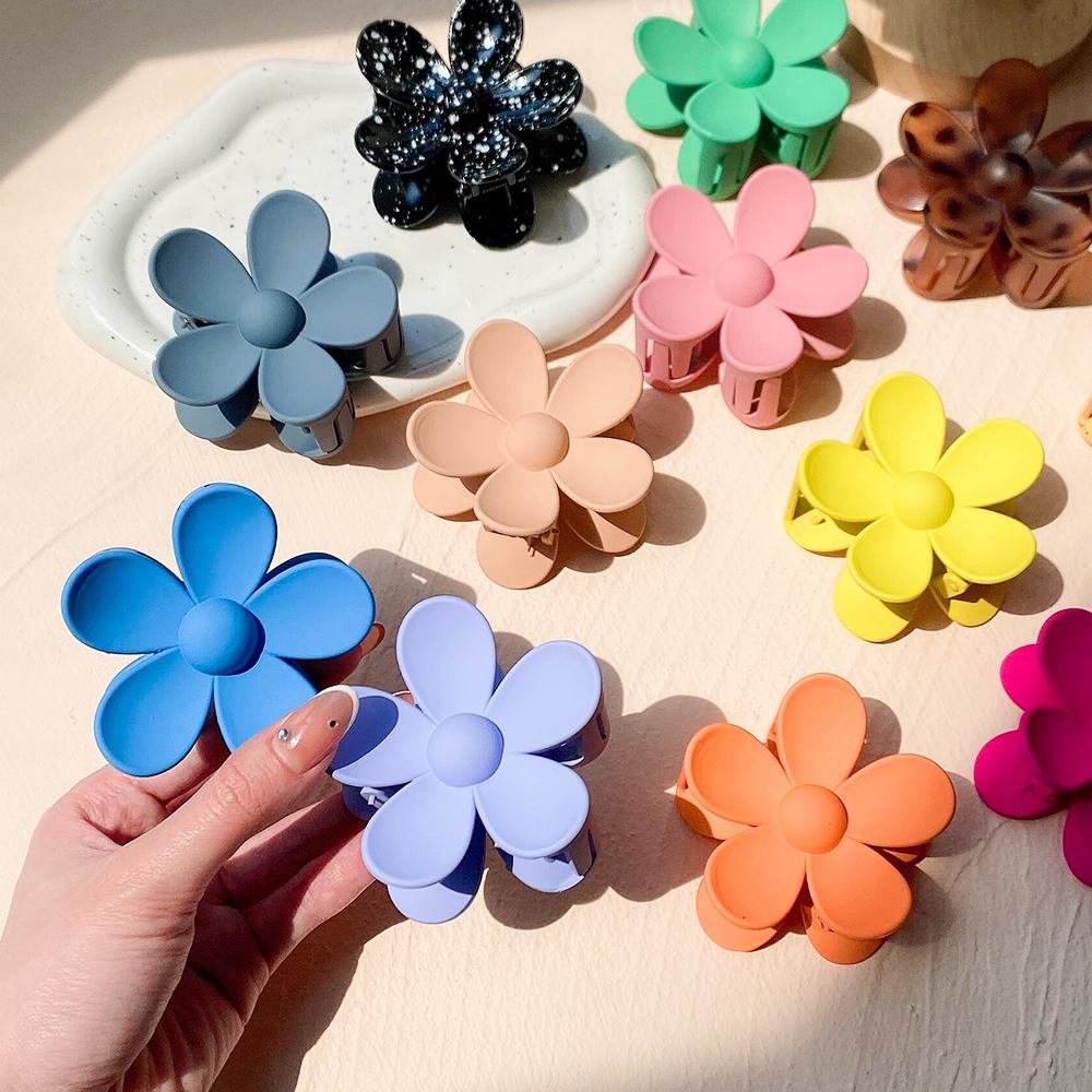 Korea Flower Shape Hair Claw Clip for Women Girls Barrette Crab Hair Clips Ponytail Hairpins Bath Barrette Hair Accessories
Korea Flower Shape Hair Claw Clip for Women Girls Barrette Crab Hair Clips Ponytail Hairpins Bath Barrette Hair Accessories
