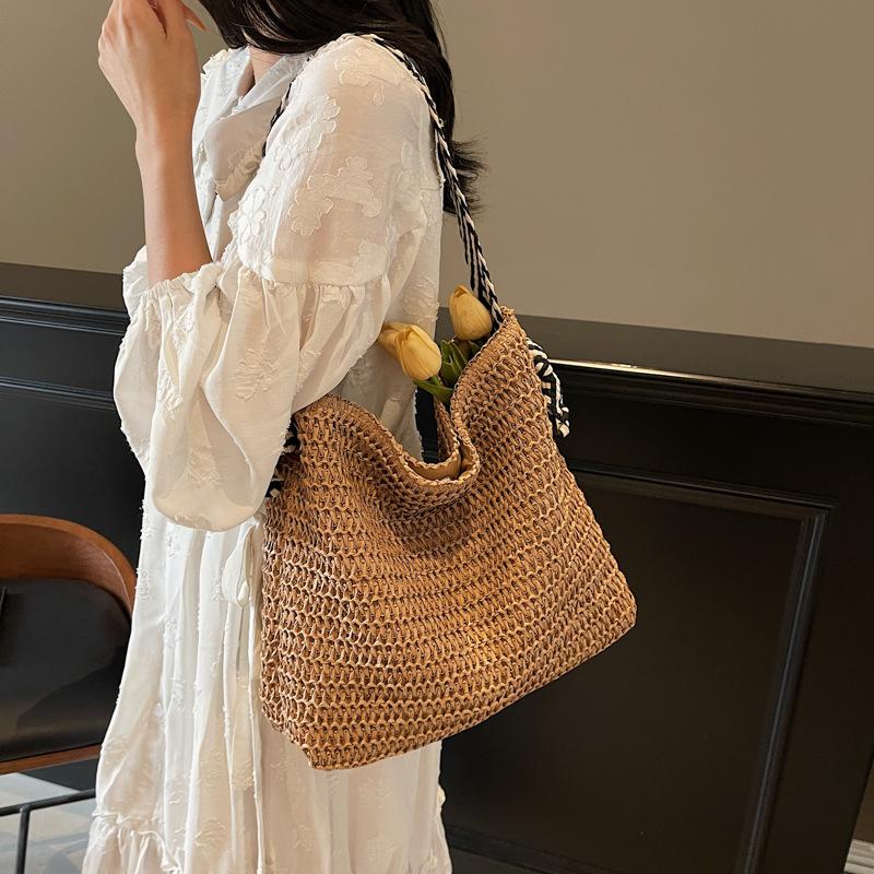 Straw bag women s large-capacity messenger bag new holiday woven bag lazy wind shoulder tote bag off білий колір
Straw bag women s large-capacity messenger bag new holiday woven bag lazy wind shoulder tote bag off білий колір
