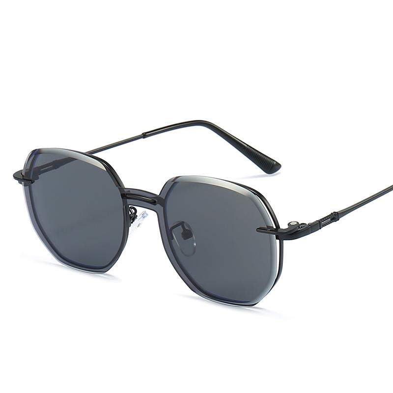 New One-Piece Frameless Sunglasses With Magnetic Clips And Anti-Blue Light Frames For Men And Women 7000 чорний
New One-Piece Frameless Sunglasses With Magnetic Clips And Anti-Blue Light Frames For Men And Women 7000 чорний