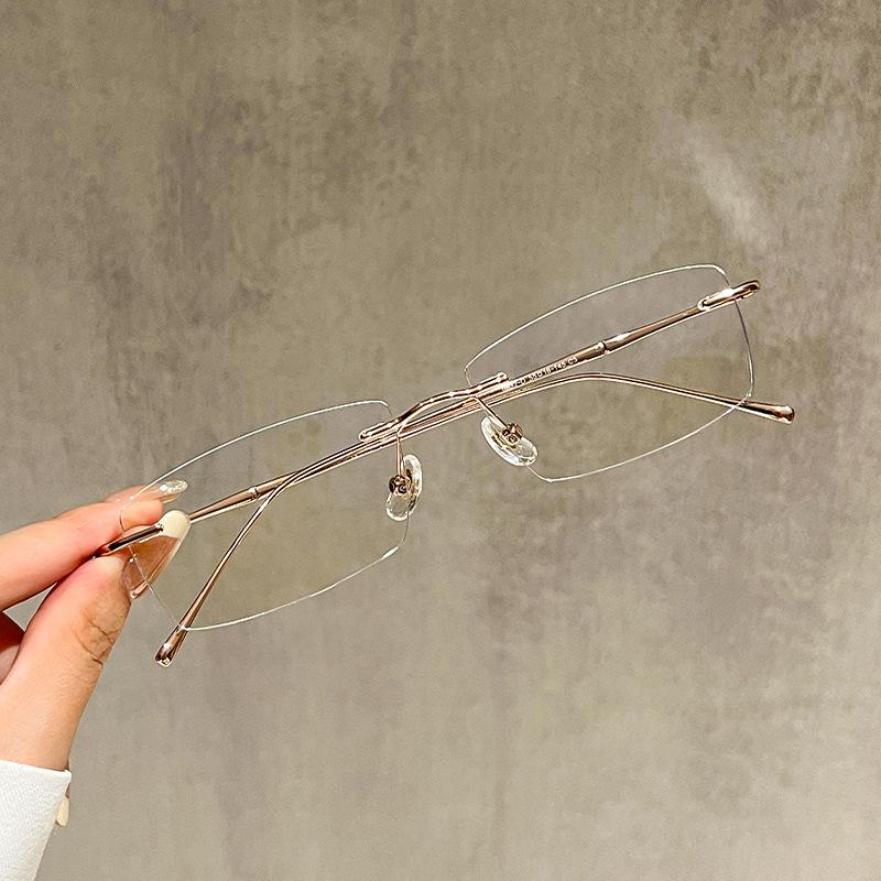 Frameless Pure Titanium Reading Glasses Anti-Blue High Definition Ultra-Light Looking Mobile Phone Eye Protection Young Men And Women Reading Glasses anti-blue light flat (0 degrees)
Frameless Pure Titanium Reading Glasses Anti-Blue High Definition Ultra-Light Looking Mobile Phone Eye Protection Young Men And Women Reading Glasses anti-blue light flat (0 degrees)