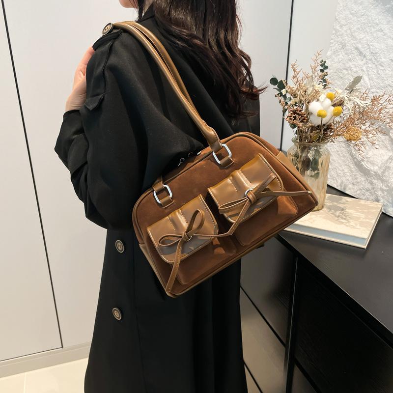 Ballet style bow armpit big bag women 2025 new commuter bag niche versatile shell bag 29*12*17 чёрный
Ballet style bow armpit big bag women 2025 new commuter bag niche versatile shell bag 29*12*17 чёрный