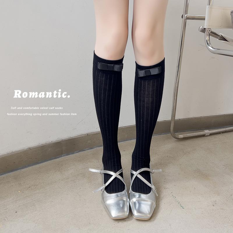 Женские весенне-летние однотонные тонкие гольфы с вертикальной полоской и бантом в балетном стиле 1 pair чёрный
Женские весенне-летние однотонные тонкие гольфы с вертикальной полоской и бантом в балетном стиле 1 pair чёрный