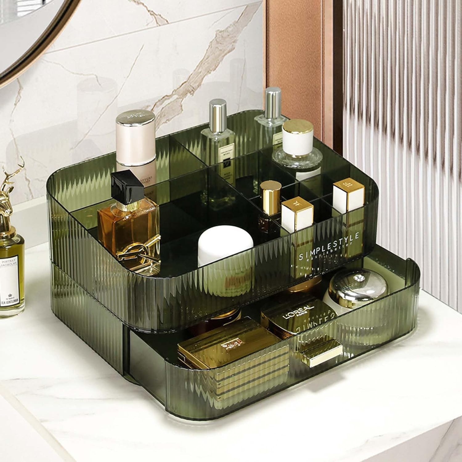 Органайзер для макияжа со штабелируемым ящиком, витрина для хранения косметики большой емкости, идеально подходит для настольного комода, столешницы для спальни и ванной комнаты 
Органайзер для макияжа со штабелируемым ящиком, витрина для хранения косметики большой емкости, идеально подходит для настольного комода, столешницы для спальни и ванной комнаты