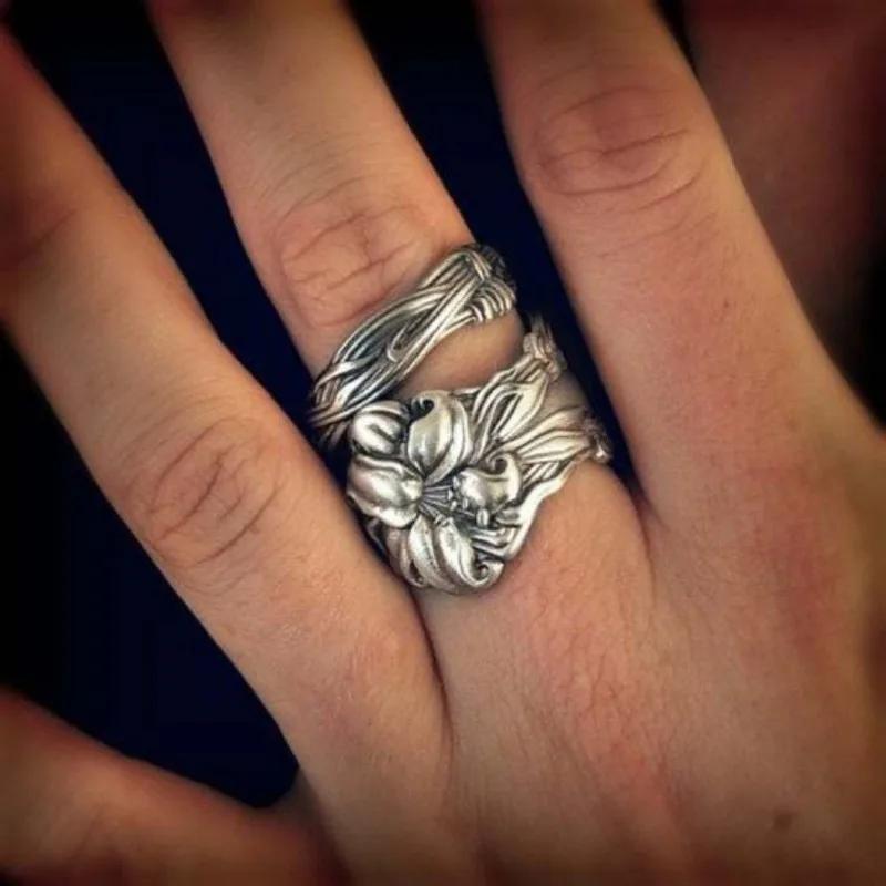 New Vintage Lily Ring Soup Spoon Ring Handcarved Flower Ring Female Ornament 9
New Vintage Lily Ring Soup Spoon Ring Handcarved Flower Ring Female Ornament 9