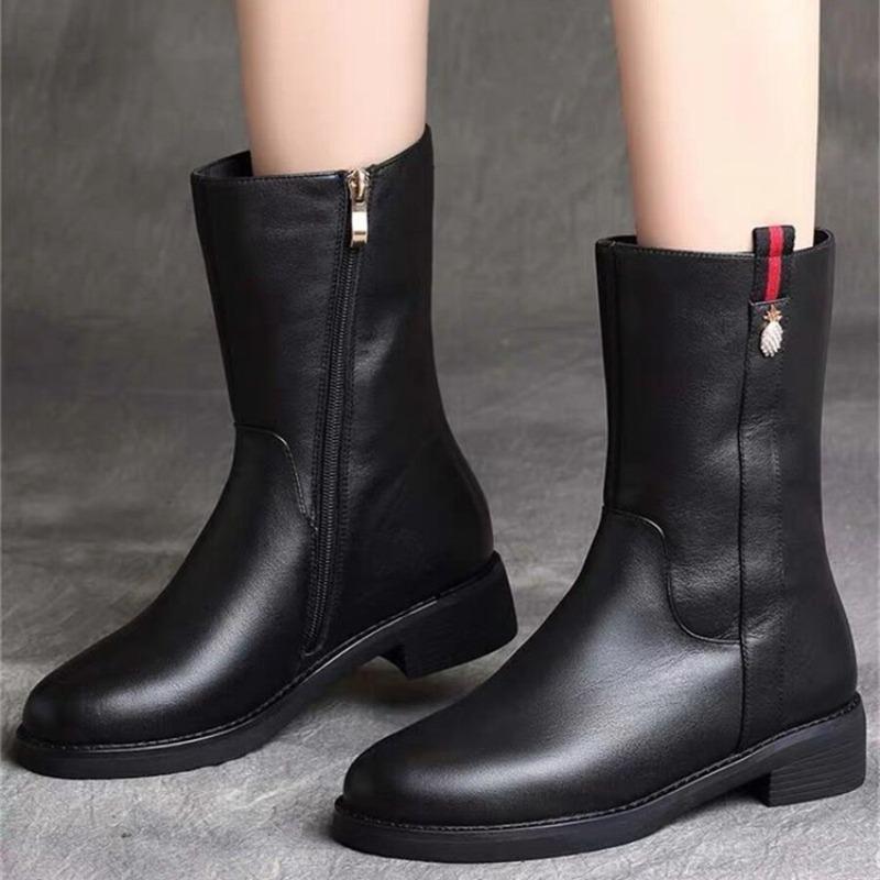 Autumn and winter new Martin boots women s short tube versatile height-increasing thermal velvet side zipper boots 40
Autumn and winter new Martin boots women s short tube versatile height-increasing thermal velvet side zipper boots 40