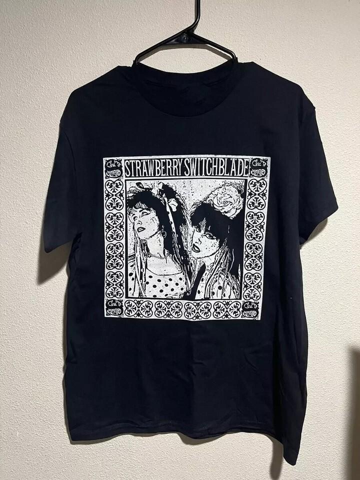 Strawberry Switchblade Band Retro Vintage T-shirt S-3XL Unisex T-Shirt XXL
Strawberry Switchblade Band Retro Vintage T-shirt S-3XL Unisex T-Shirt XXL
