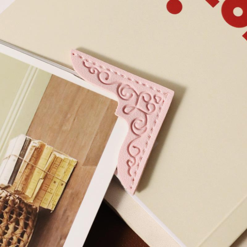 Creative Leather Bookmark Durable Aesthetic Stationery Book Corner Protection Pattern Retro Bookmarks Reading Accessories рожевий
Creative Leather Bookmark Durable Aesthetic Stationery Book Corner Protection Pattern Retro Bookmarks Reading Accessories рожевий