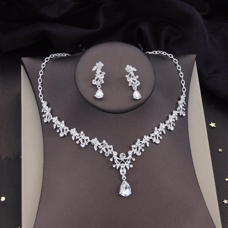 Gorgeous Crystal Bride Jewelry Sets for Women Luxury Choker Necklace Earrings Prom Wedding Dress Bridal Necklace Sets Fashion срібний
Gorgeous Crystal Bride Jewelry Sets for Women Luxury Choker Necklace Earrings Prom Wedding Dress Bridal Necklace Sets Fashion срібний