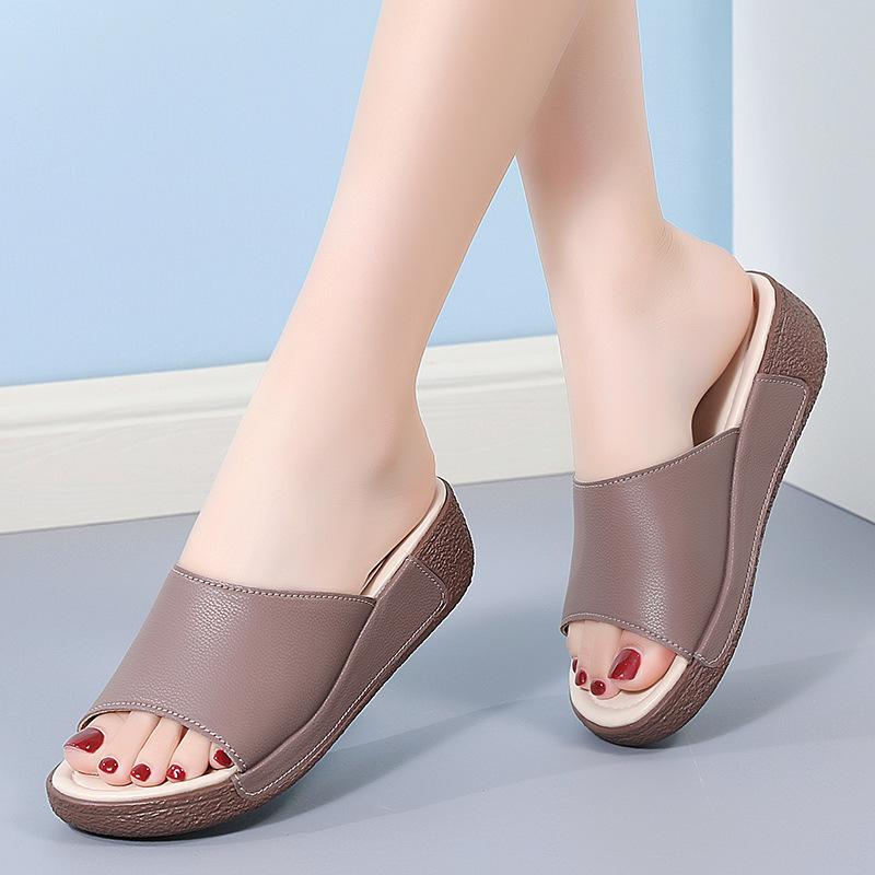 Platform slippers women wear new lightweight muffin and cool slippers medium heel versatile casual pregnant women s mother shoes 41
Platform slippers women wear new lightweight muffin and cool slippers medium heel versatile casual pregnant women s mother shoes 41