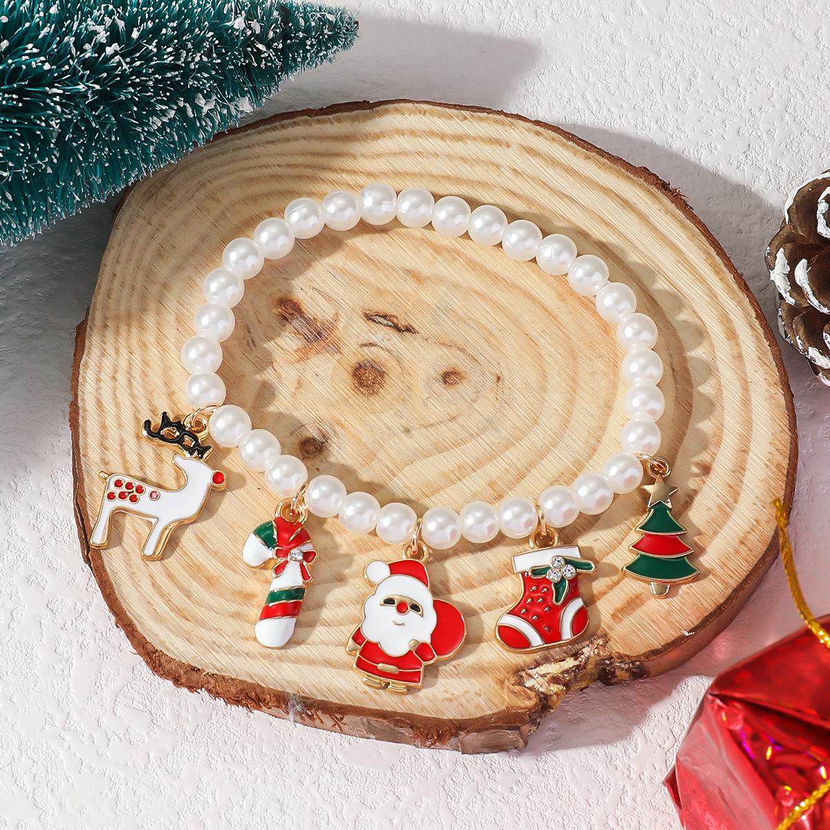 European & American Christmas Santa Reindeer Pendant Necklace - Cute & Luxurious
European & American Christmas Santa Reindeer Pendant Necklace - Cute & Luxurious