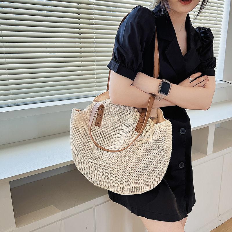 Large Capacity Straw Woven Tote Bag for Women - Solid Color Minimalist Shoulder Bag for Summer Beach Vacation коричневий
Large Capacity Straw Woven Tote Bag for Women - Solid Color Minimalist Shoulder Bag for Summer Beach Vacation коричневий