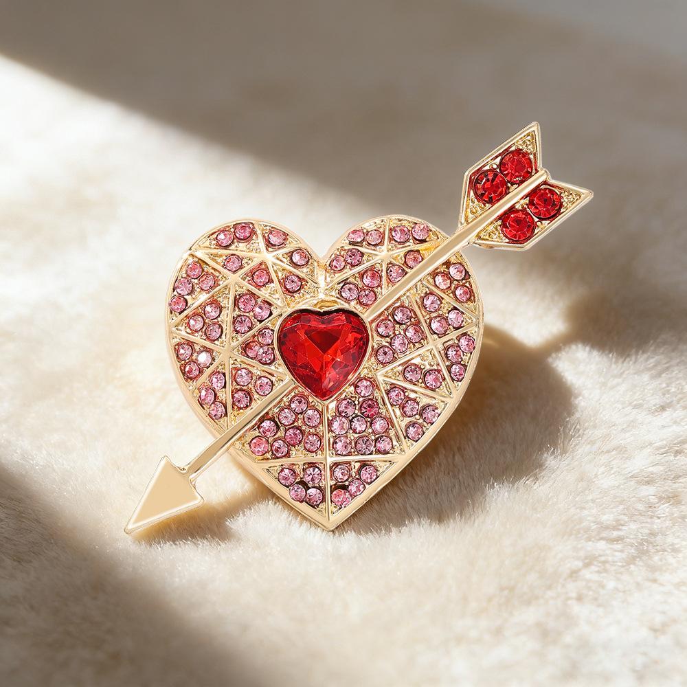 Valentine s Day love pin, one arrow piercing through the heart, diamond studded, heart-shaped, versatile pin for couples, chest flower
Valentine s Day love pin, one arrow piercing through the heart, diamond studded, heart-shaped, versatile pin for couples, chest flower