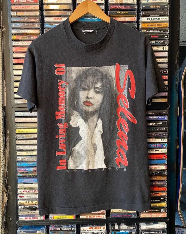 A 90s Retro Selena Quintanilla Shirt A Casual Tshirt Suitable for Both Unisex and Women A Gift for Her A Gift for Him 4XL
A 90s Retro Selena Quintanilla Shirt A Casual Tshirt Suitable for Both Unisex and Women A Gift for Her A Gift for Him 4XL