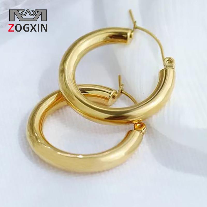 18K Gold Titanium Steel Hollow Hoop Earrings for Women - Versatile and Stylish 
18K Gold Titanium Steel Hollow Hoop Earrings for Women - Versatile and Stylish