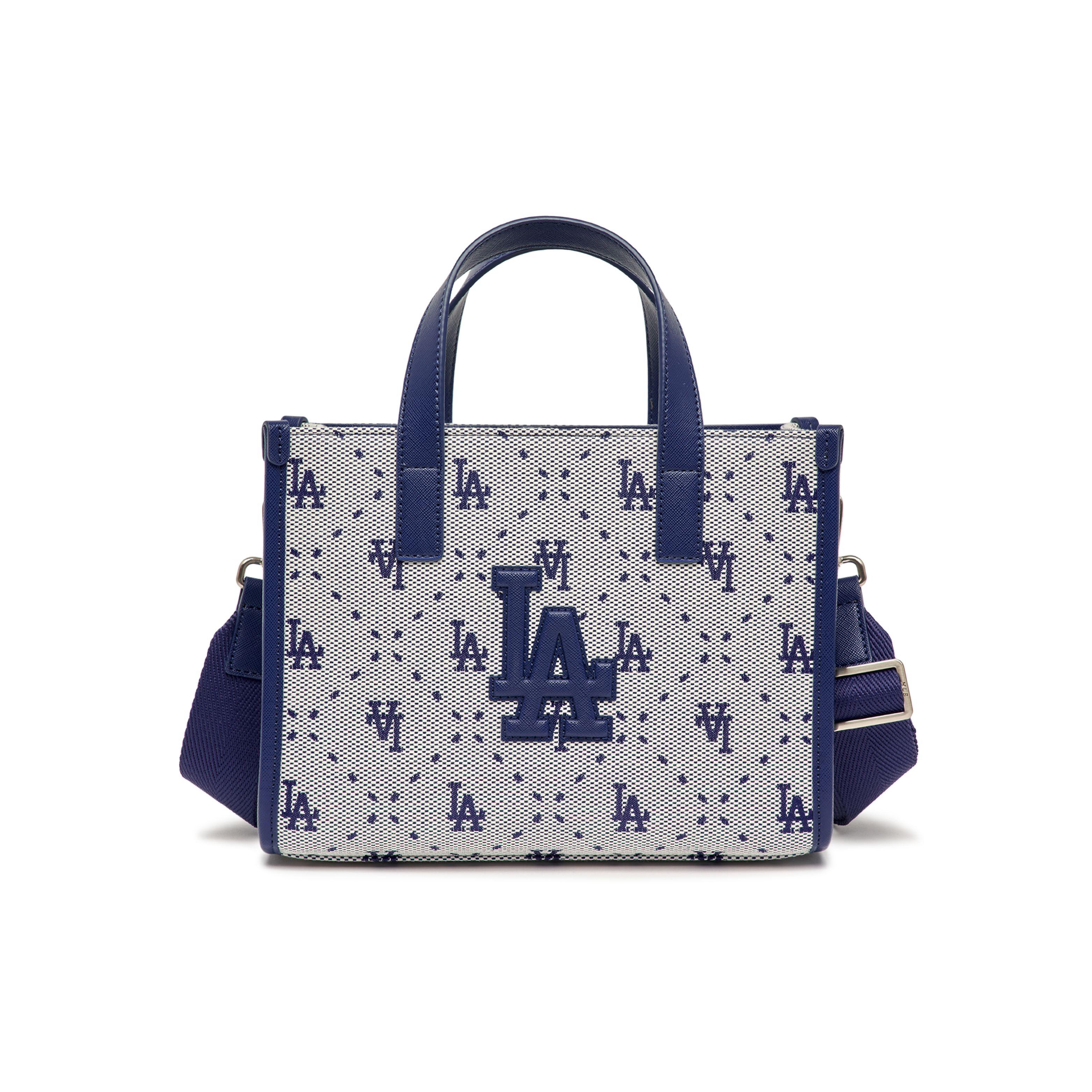 MLB Vintage Floral Los Angeles Dodgers Letter Print Large Logo Adjustable Shoulder Strap Tote Bag Women Tote Bag Blue 3AORS013N-07NYL Blue
MLB Vintage Floral Los Angeles Dodgers Letter Print Large Logo Adjustable Shoulder Strap Tote Bag Women Tote Bag Blue 3AORS013N-07NYL Blue