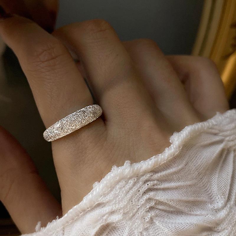 Temperament Vintage Shinning Hoop Earrings for Women Korea Trendy Earring Jewelry Prevent Allergy Party Accessories Gift
Temperament Vintage Shinning Hoop Earrings for Women Korea Trendy Earring Jewelry Prevent Allergy Party Accessories Gift