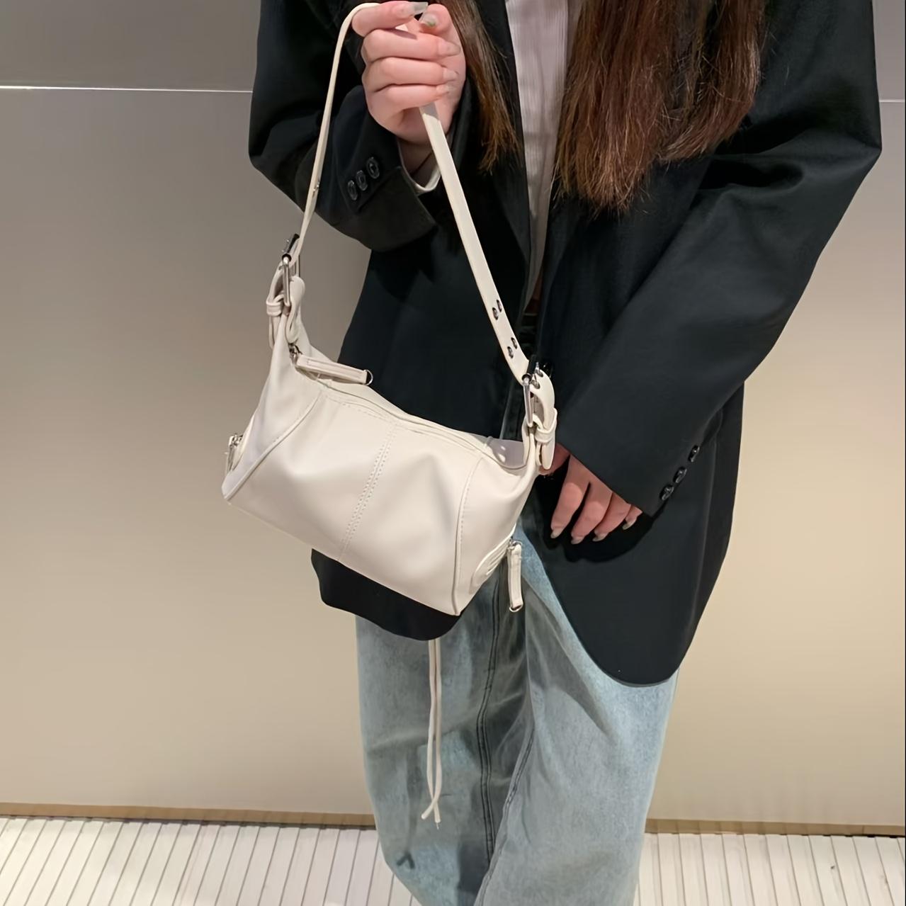 Stylish Women s Shoulder Bag with Detachable Strap, Zip Closure, and Multiple Compartments - Black/White Two-Tone Design
Stylish Women s Shoulder Bag with Detachable Strap, Zip Closure, and Multiple Compartments - Black/White Two-Tone Design