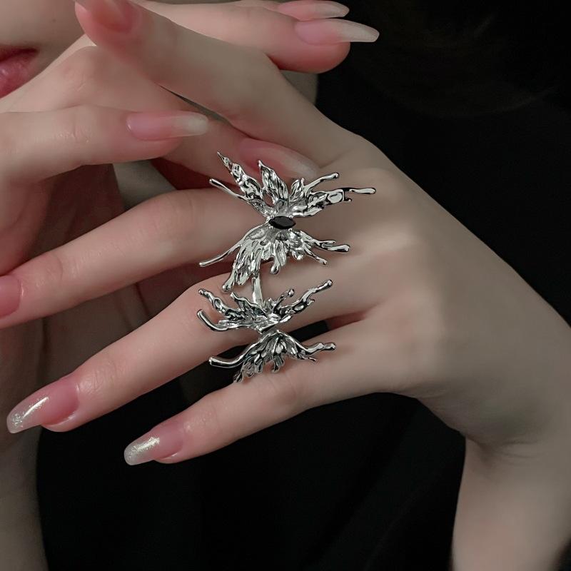 Personality butterfly opening black zircon ring women s ins tide niche designer senior cold wind index finger ring
Personality butterfly opening black zircon ring women s ins tide niche designer senior cold wind index finger ring