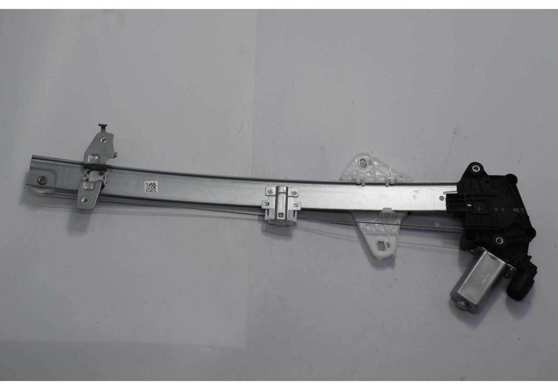 Car Window Regulator 69820-60070 for Land Cruiser UZL100
Car Window Regulator 69820-60070 for Land Cruiser UZL100