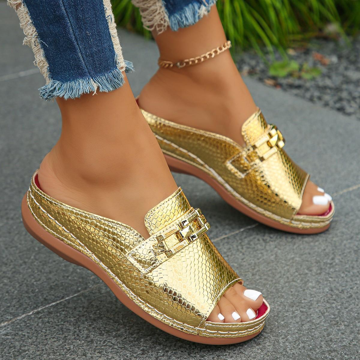 Metal chain decorative wind fish mouth beach sandals new wedge heel platform slippers 43 срібний
Metal chain decorative wind fish mouth beach sandals new wedge heel platform slippers 43 срібний