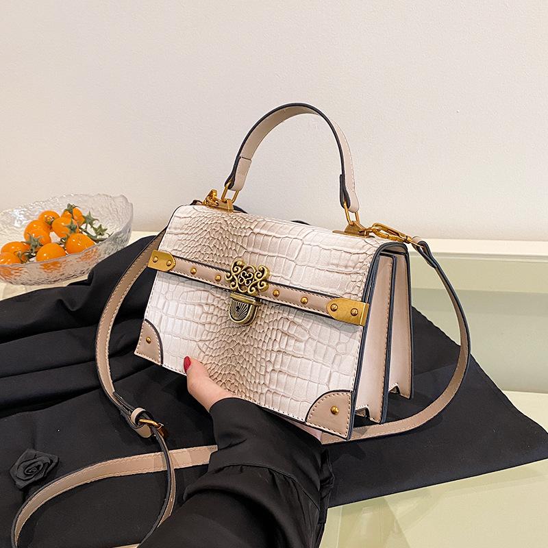 Wholesale women s bags, new retro crocodile pattern women s handbags, rivets, shoulder messenger bags, handbags. хакі
Wholesale women s bags, new retro crocodile pattern women s handbags, rivets, shoulder messenger bags, handbags. хакі