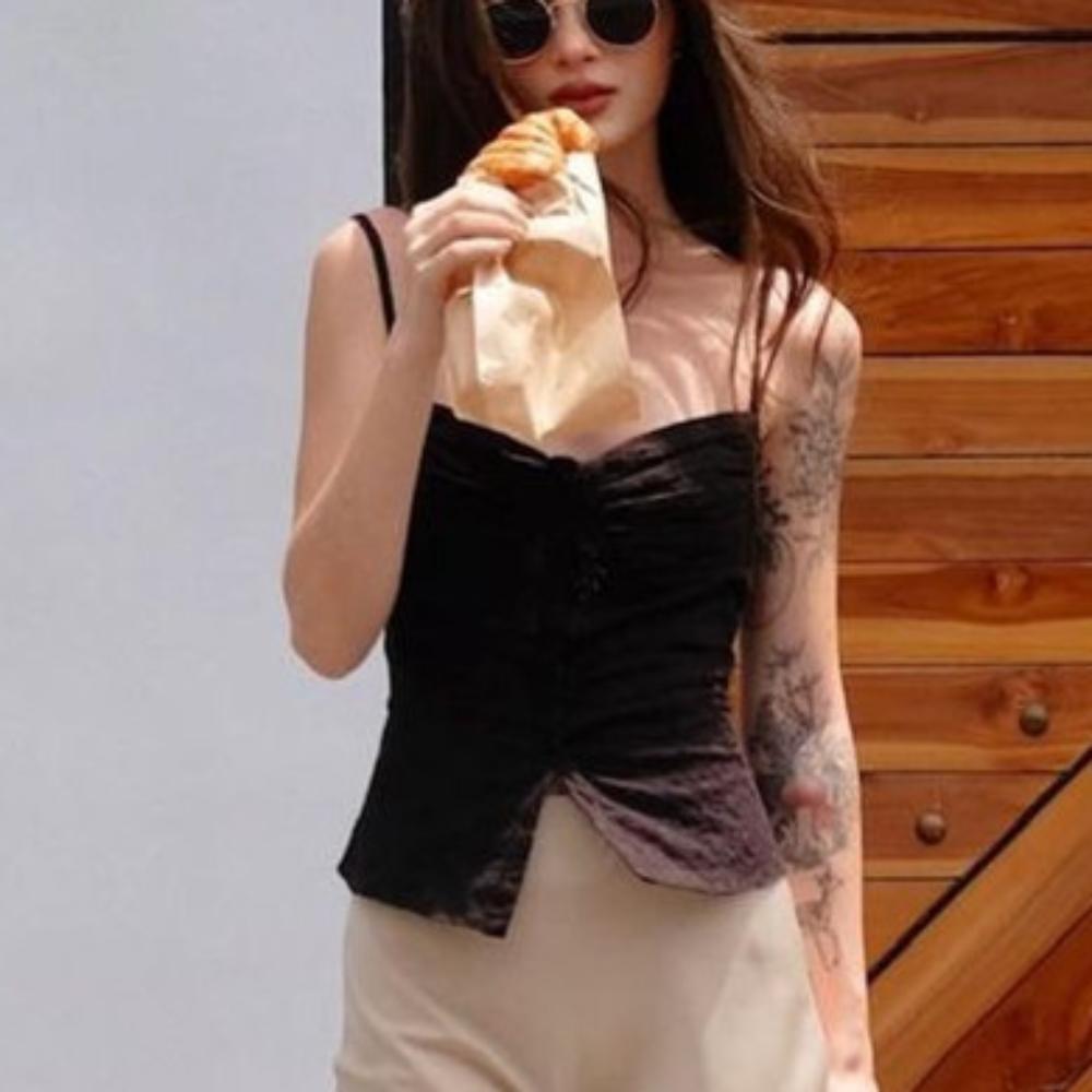 Buttons Summer Y2k Floral Camisole Pleated Lace Flower Crop Tops Hollow Flower Crochet Top Summer
Buttons Summer Y2k Floral Camisole Pleated Lace Flower Crop Tops Hollow Flower Crochet Top Summer