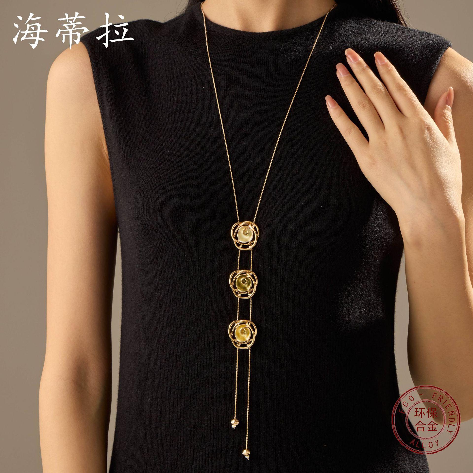 New color painting oil hollow rose fringed pendant sweater chain, women s high-end long necklace
New color painting oil hollow rose fringed pendant sweater chain, women s high-end long necklace
