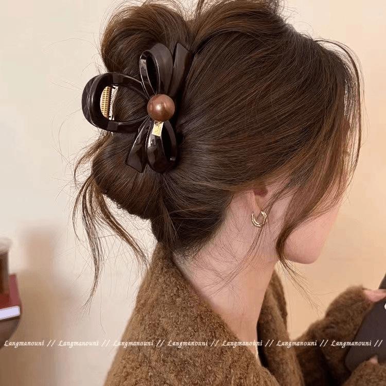 Elegant Round Bead Claw Hair Clip for Women - Exquisite High-End Shark Clip for Simple Updos
Elegant Round Bead Claw Hair Clip for Women - Exquisite High-End Shark Clip for Simple Updos