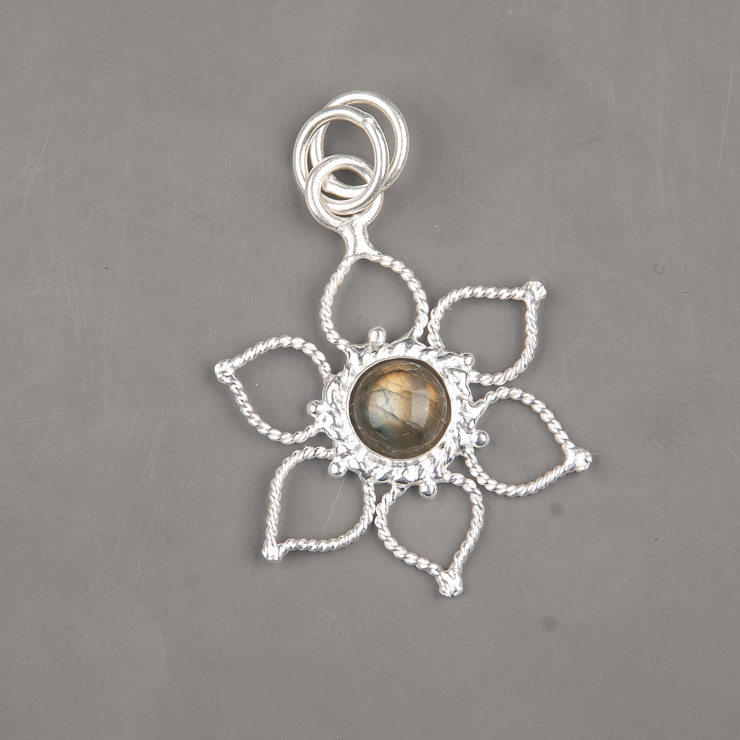 Labradorite Jewelry 925 Sterling Silver Pendant, Handmade Decent Pendant, Dazzling Gemstone Pendant, Gift For Catholics 1.44 Inches синій
Labradorite Jewelry 925 Sterling Silver Pendant, Handmade Decent Pendant, Dazzling Gemstone Pendant, Gift For Catholics 1.44 Inches синій