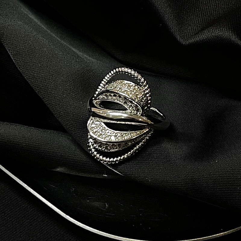 New Multi-Layer Micro-Inlaid Opening Ring, Flame Dripping Oil, Fashion Personality, Advanced Sense, Index Finger Ring, Hip-Hop Ring. Adjustable opening
New Multi-Layer Micro-Inlaid Opening Ring, Flame Dripping Oil, Fashion Personality, Advanced Sense, Index Finger Ring, Hip-Hop Ring. Adjustable opening