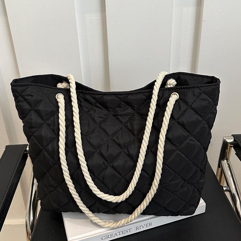 Сумка-тоут большой вместимости Женская модная ромбовидная сумка через плечо Женская простая модная сумка под мышкой Женская чёрный
Сумка-тоут большой вместимости Женская модная ромбовидная сумка через плечо Женская простая модная сумка под мышкой Женская чёрный