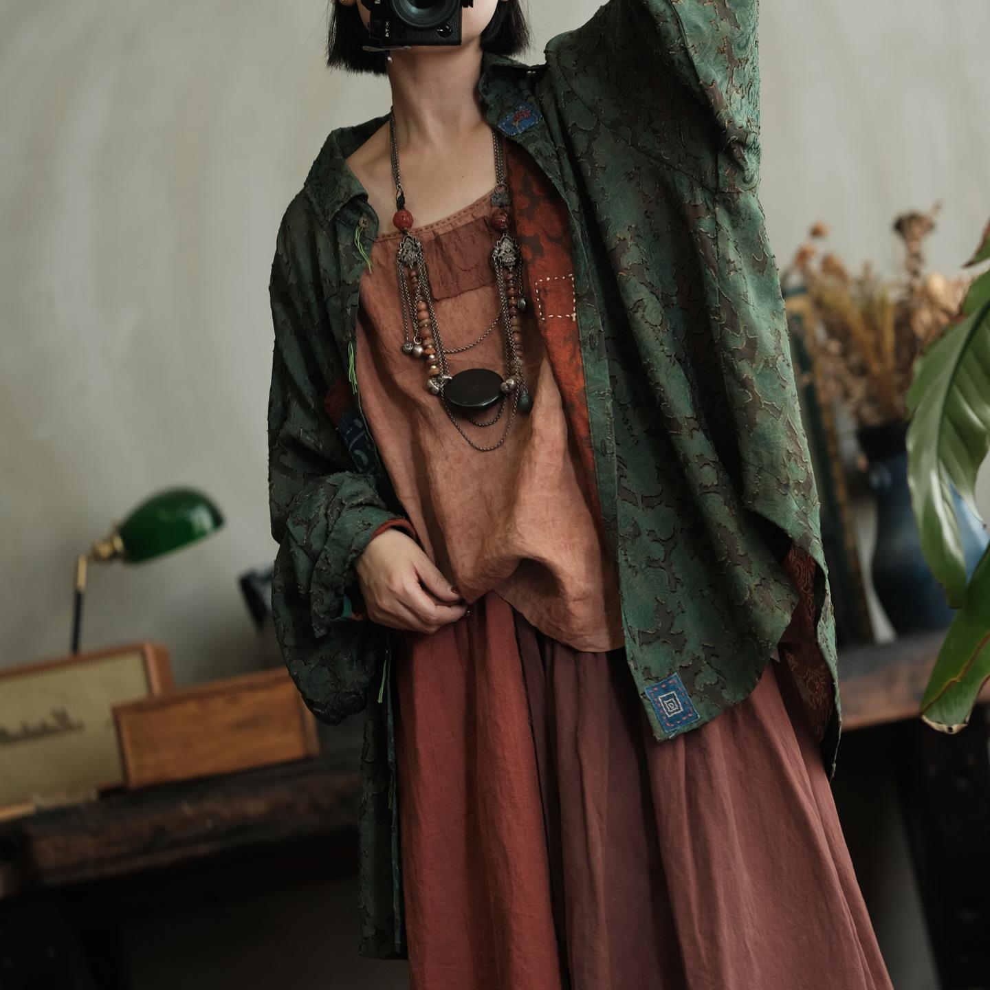 Johnature Women Vintage Green Shirts Tops Spring Chinese Style Turn-down Collar Long Sleeve Female Shirts One Size
Johnature Women Vintage Green Shirts Tops Spring Chinese Style Turn-down Collar Long Sleeve Female Shirts One Size