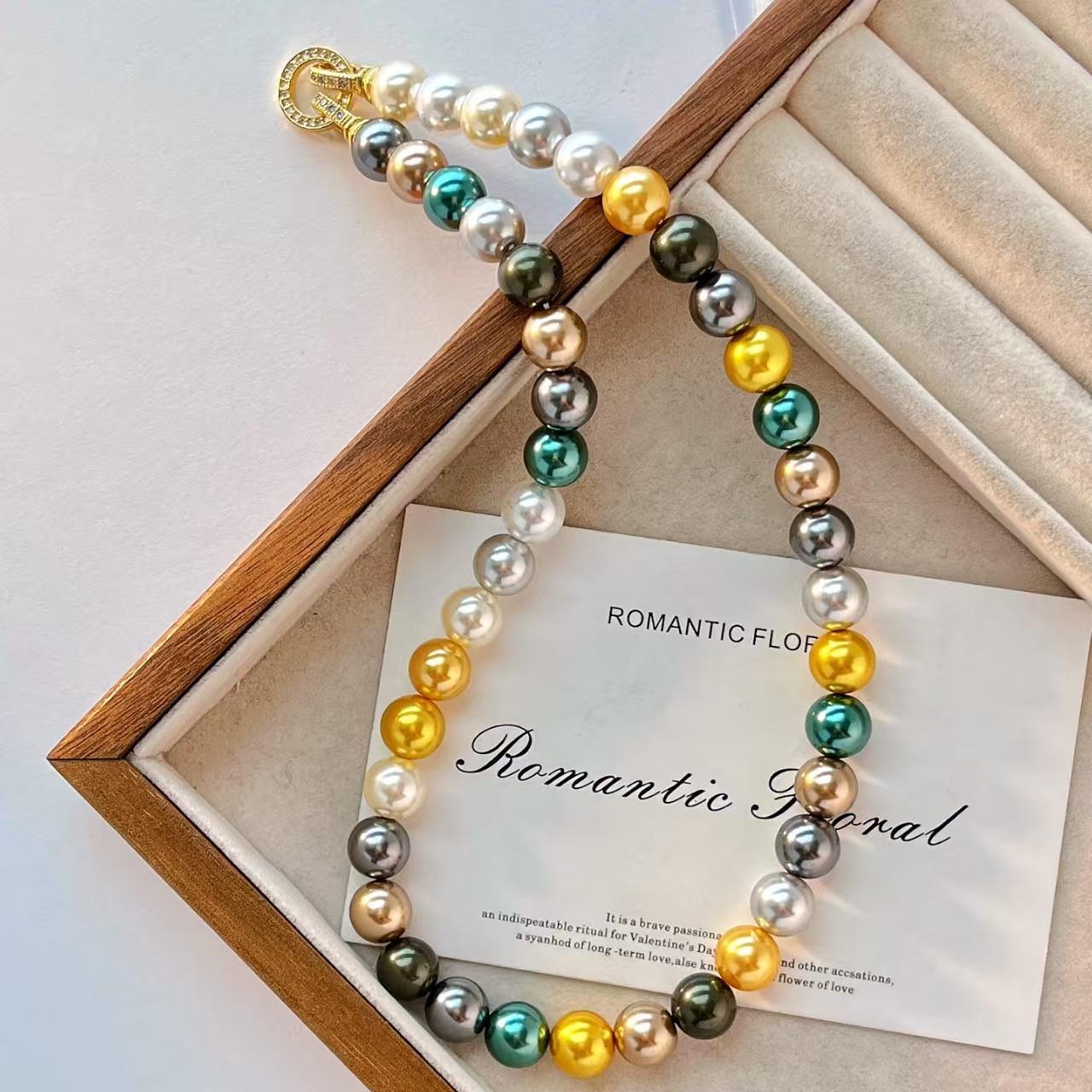 Vintage Color Malachite Green Tahitian Morandi Faux Crystal Pearl Necklace Clavicle
Vintage Color Malachite Green Tahitian Morandi Faux Crystal Pearl Necklace Clavicle