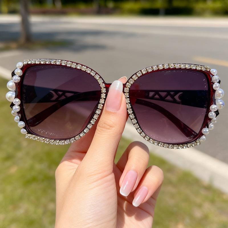 Fashion Sunglasses Men S And Women S Party Diamond-Encrusted Pearl Sunglasses темно-коричневого кольору
Fashion Sunglasses Men S And Women S Party Diamond-Encrusted Pearl Sunglasses темно-коричневого кольору